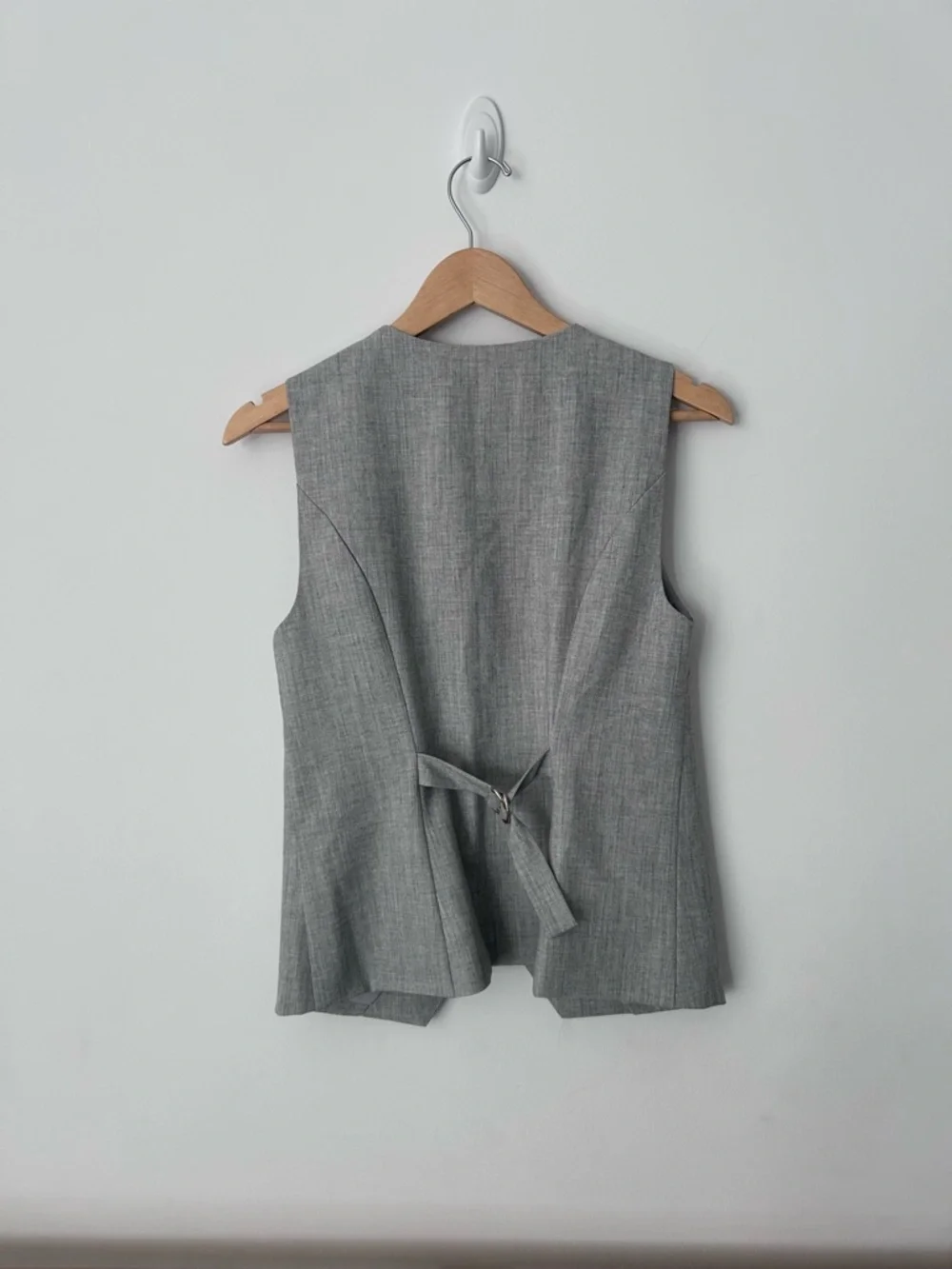 Abercrombie & Fitch Gray Vest | NWT - Picture 2 of 4